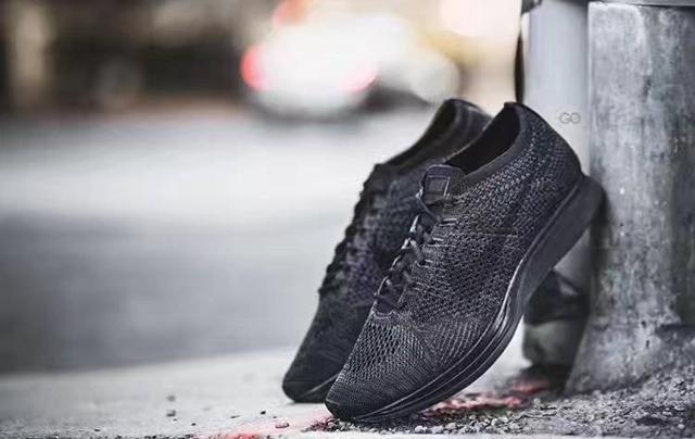 可能让你爱到窒息Nike Flyknit Racer 黑魂