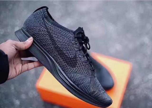 可能让你爱到窒息Nike Flyknit Racer 黑魂