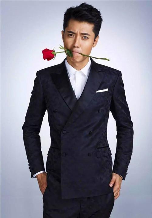 老婆大他十一岁,当后爹作陪衬,却愈发有味