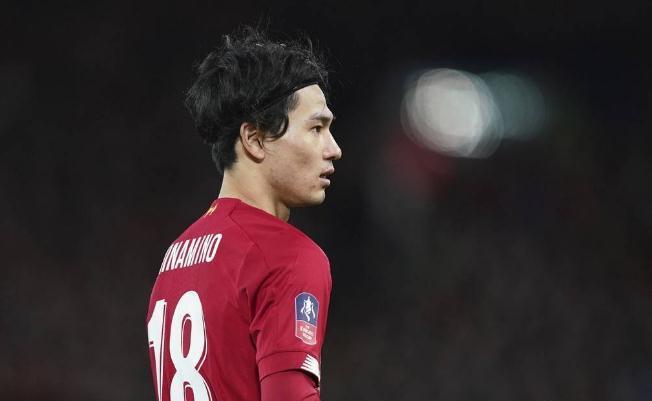 垃圾时间登场,南野拓实亲历红军纪录破灭,女友柳百合菜泣不成声