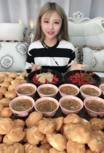 ​快手猫妹妹一顿吃二十斤的背后真实原因