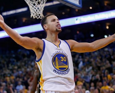 ​库里生涯总得分能否突破三万分？射手的生涯都很漫长