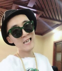 ​快手上人丑还能作的4大网红：仙洋徒弟上榜，第一比嘟嘟姐还作！