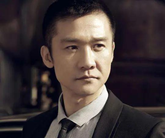 靠妻子走红后抛妻弃子,为新欢败光家产,前妻跟孩子如今咋样了