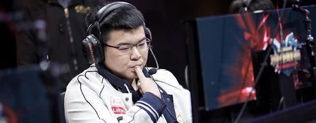 韦神反向Q被LOL官方翻出来恶搞,那一箭,飞了三年终究是回来