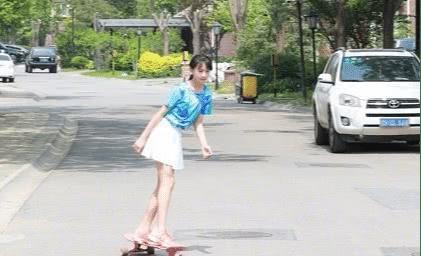 有一种“惊艳”叫森碟,近照长腿惹眼颜值惊艳,晃眼还以为是多多