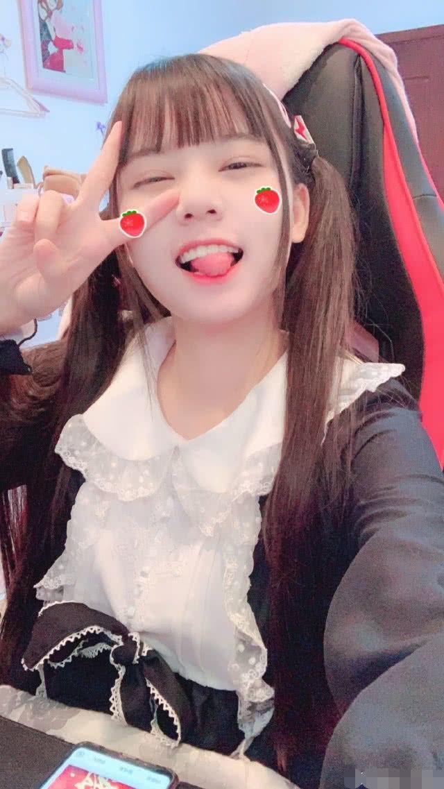 火线妹真人到底长啥样?当看到路人镜头下的她,直男喜欢的类型