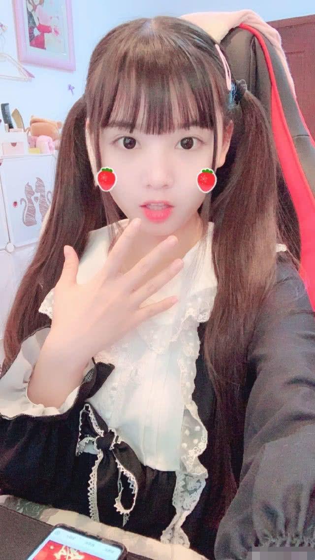 火线妹真人到底长啥样?当看到路人镜头下的她,直男喜欢的类型