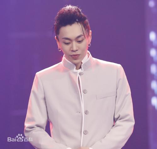 《这!就是街舞》中杨文昊的颜值大排名!排行第一的竟是TA?