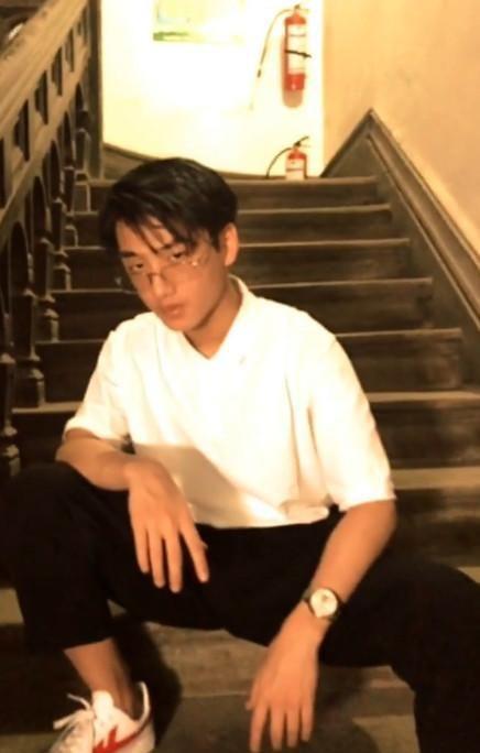 快手和抖音新晋网红绝世的容颜模仿张国荣,港风十足