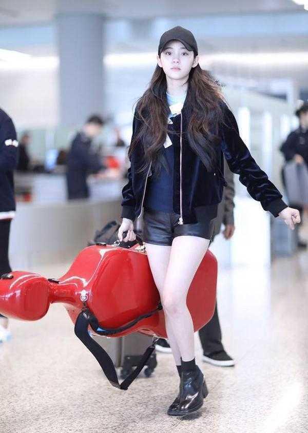 欧阳龙否认靠欧阳娜娜养家,她才不是什么“娱乐圈樊胜美”!