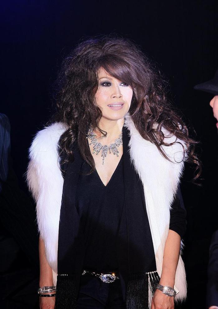 欧阳龙否认靠欧阳娜娜养家,她才不是什么“娱乐圈樊胜美”!