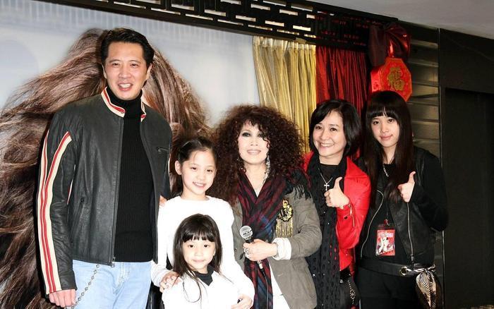 欧阳龙否认靠欧阳娜娜养家,她才不是什么“娱乐圈樊胜美”!