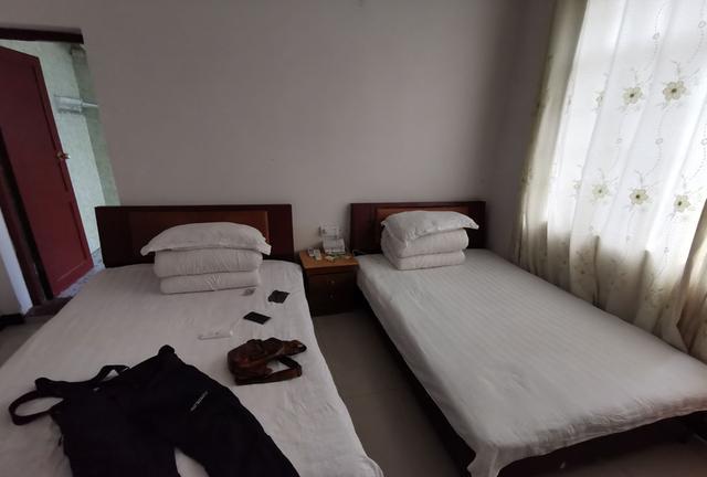 怀化雪峰山苏宝顶,云雾缭绕中的湖南第一山