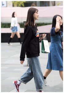 买了万斯的帆布鞋你会搭吗?学会下面这些穿法,保证比匡威还要潮