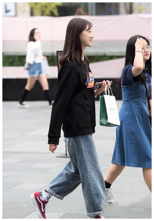 买了万斯的帆布鞋你会搭吗?学会下面这些穿法,保证比匡威还要潮