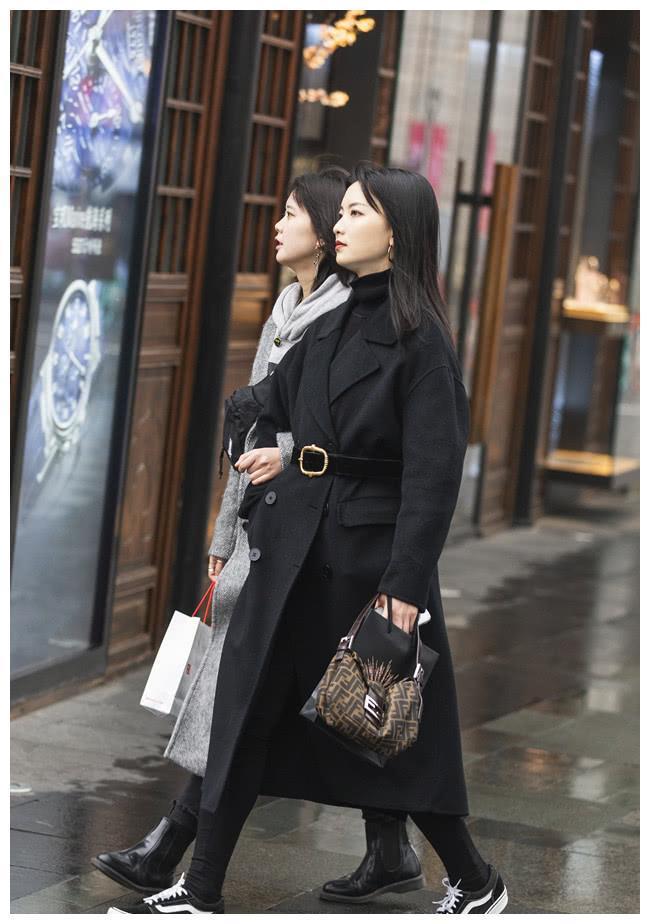 买了万斯的帆布鞋你会搭吗?学会下面这些穿法,保证比匡威还要潮