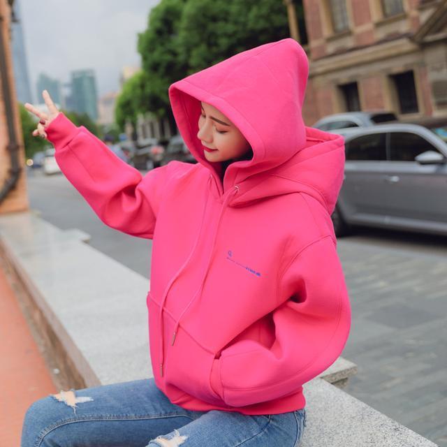 姑娘,别傻傻的只穿秋衣,BF时尚卫衣,让你做个瘦高的时尚女纸