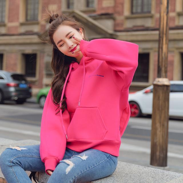 姑娘,别傻傻的只穿秋衣,BF时尚卫衣,让你做个瘦高的时尚女纸