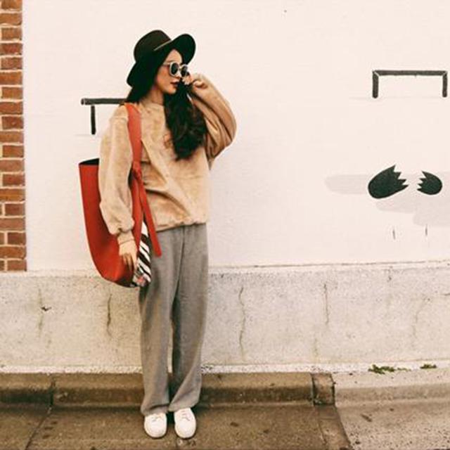 姑娘,别傻傻的只穿秋衣,BF时尚卫衣,让你做个瘦高的时尚女纸