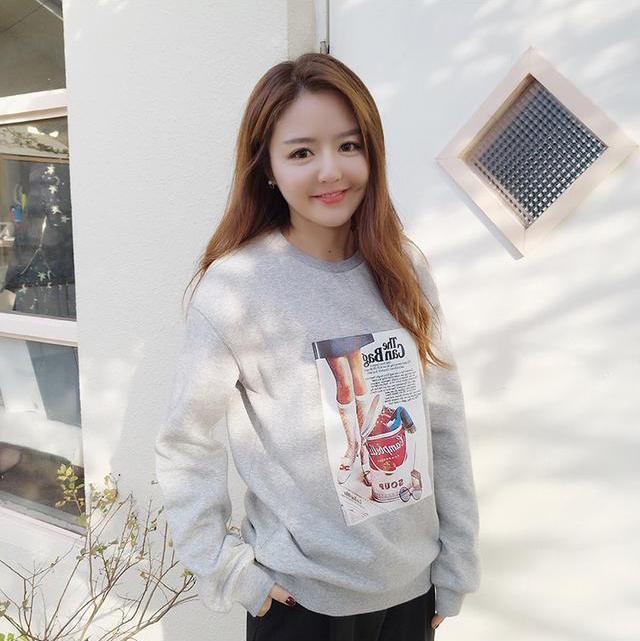 姑娘,别傻傻的只穿秋衣,BF时尚卫衣,让你做个瘦高的时尚女纸