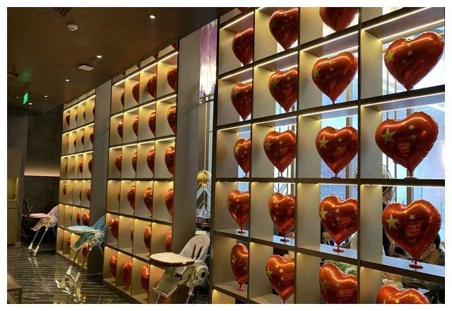 想要一次性把五种火锅口味尽收“囊”中必须来这里