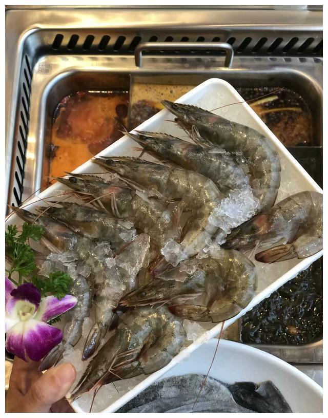 想要一次性把五种火锅口味尽收“囊”中必须来这里