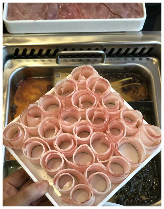 想要一次性把五种火锅口味尽收“囊”中必须来这里