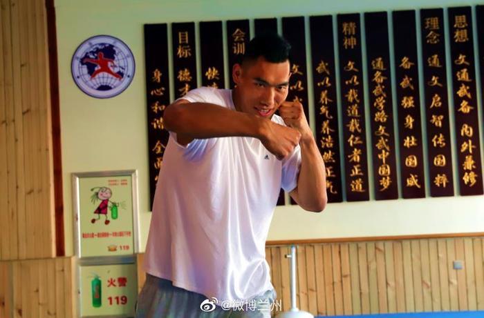 甘肃骄傲 通备武学之秀董建军载誉归来