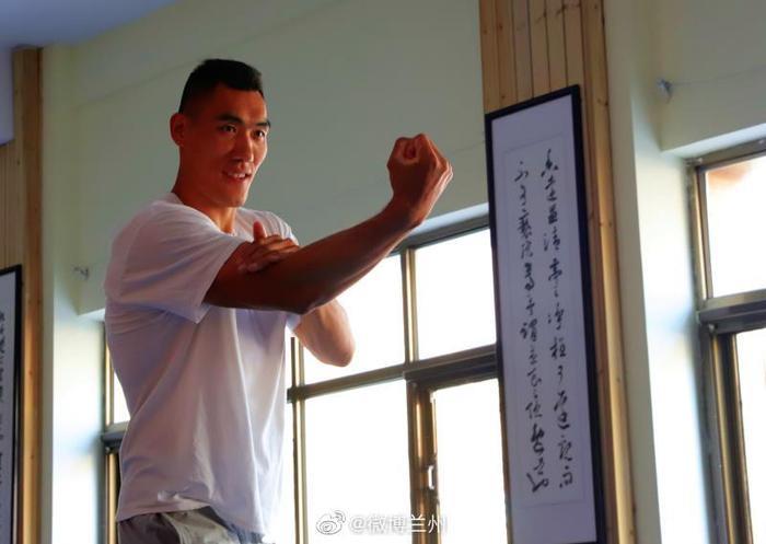 甘肃骄傲 通备武学之秀董建军载誉归来