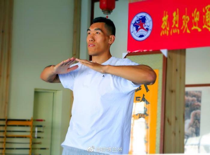 甘肃骄傲 通备武学之秀董建军载誉归来