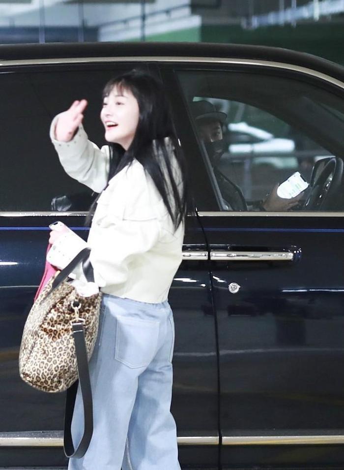 网友偶遇王思聪现身夜店放松,称其被美女环绕,一晚上消费30多万