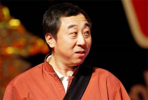 冯巩和老婆合影曝光,原来她长成这样,难怪不想公开