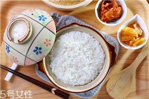 用砂锅怎么煮米饭 砂锅怎么煮饭 用砂锅怎么煮米饭 砂锅怎么煮饭