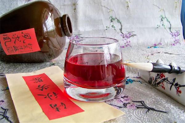 杨梅酒比例10斤白酒要放多少杨梅 杨梅酒比例配方 杨梅酒比例10斤白酒要放多少杨梅 杨梅酒比例配方