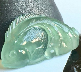 金鱼寓意金,玉皆在手中——翡翠《金玉满堂》鉴赏