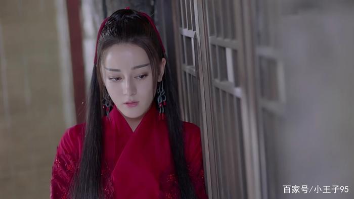 《烈火如歌》银雪逗如歌开心,还在众人面前说如歌喜欢的人是自己