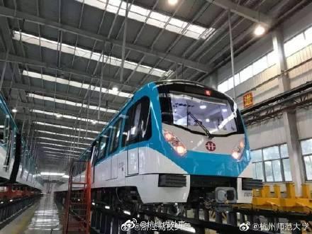杭州地铁五号线首通线路,各个站点已经贴出时间表