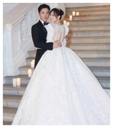 罗晋唐嫣跨年合体,演绎中国风!两人眉眼间满满的爱,含糖量真高