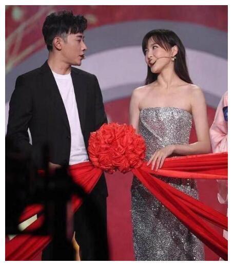 罗晋唐嫣跨年合体,演绎中国风!两人眉眼间满满的爱,含糖量真高