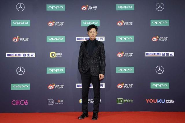 罗晋谈与唐嫣婚后感受,16字内容笑翻众人,网友:一看就知道幸福