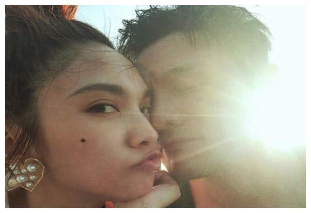 杨丞琳晒自拍,李荣浩却回复好久不见甚是想念,这爱情实在惹人羡