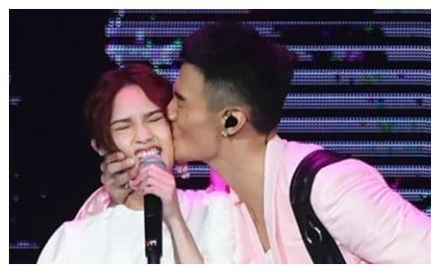 杨丞琳晒自拍,李荣浩却回复好久不见甚是想念,这爱情实在惹人羡