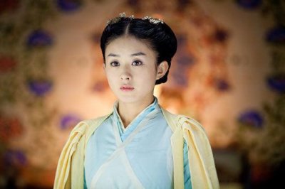 看到赵丽颖妈妈的近照,终于知道了赵丽颖长成这样的女孩真不容易