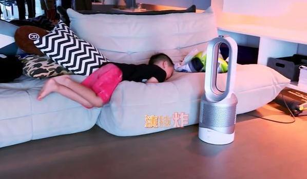 陈小春香港的豪宅:家里面积超级大,装修奢华像宫殿