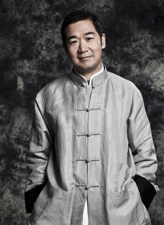 达芙妮老板娘,是张国立唯一女徒弟,如今36岁宛如少女