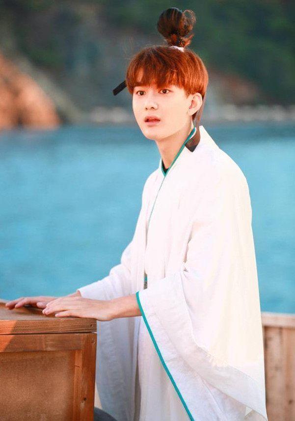 熊梓淇微博再发福利,狂撩粉丝,网友神评论:有种撩完别跑!