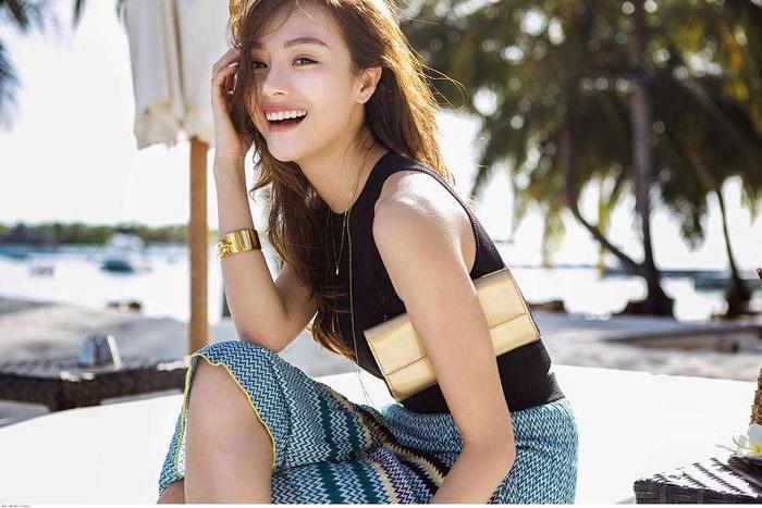 她是宅男女神，首次演电视剧就获好评，网友：颜值与演技并存！