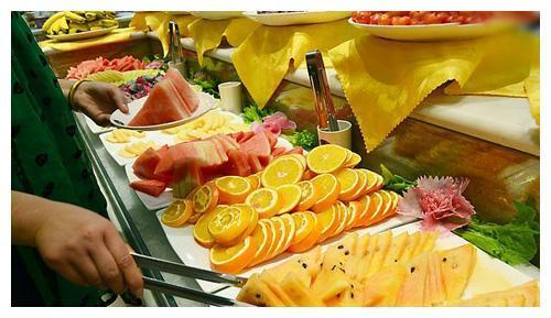 吃自助餐需要按这样的顺序吃才合算,保证你一次吃回本!