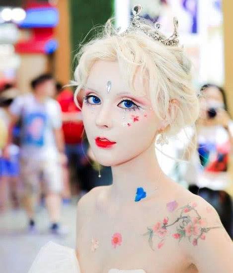 迪丽拉穿汉服暴露致命缺陷?芭比容颜掩盖不了,网友:后遗症明显